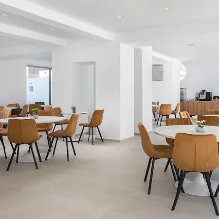 Rodos White מלון
